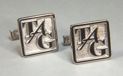 Square monogram cuff links in sterling silver CUFF LINKS